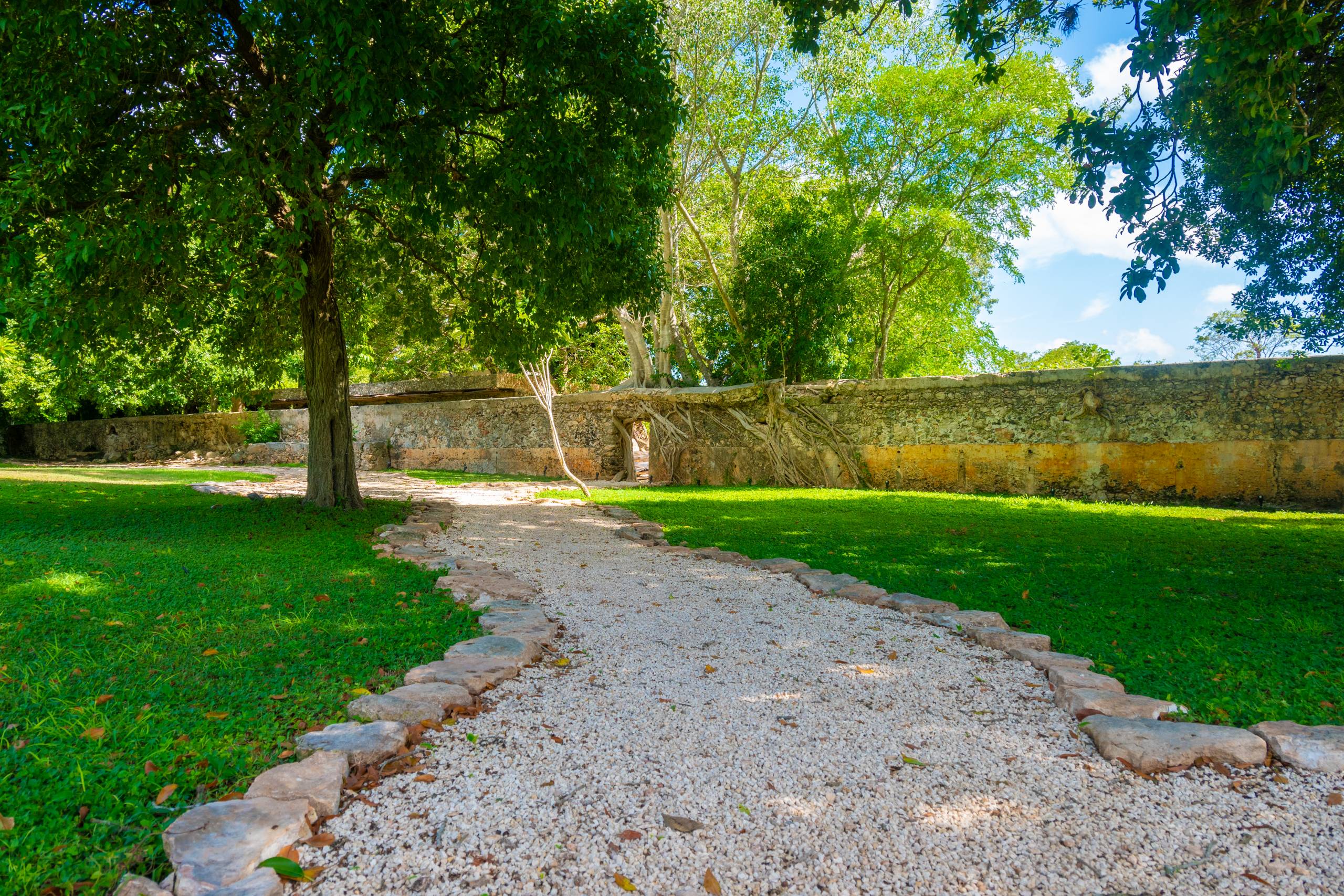 hacienda_entrada_cenote3